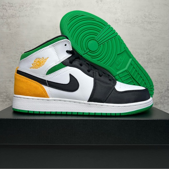 Nike Air Jordan 1 Mid SE ☘️ - Picture 5 of 15